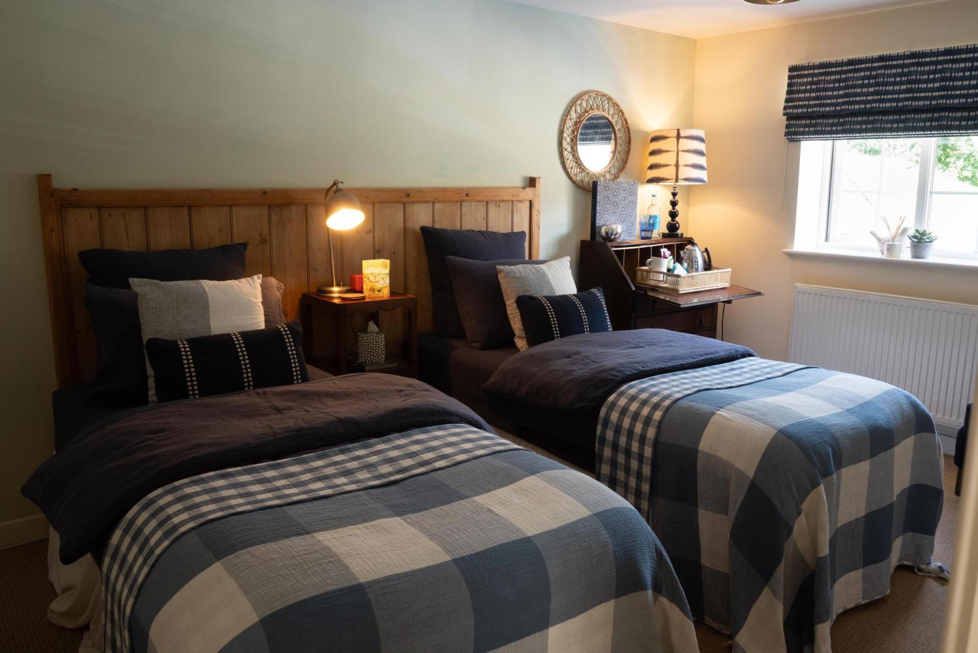 The Saxon Inn Child Okeford ภายนอก รูปภาพ